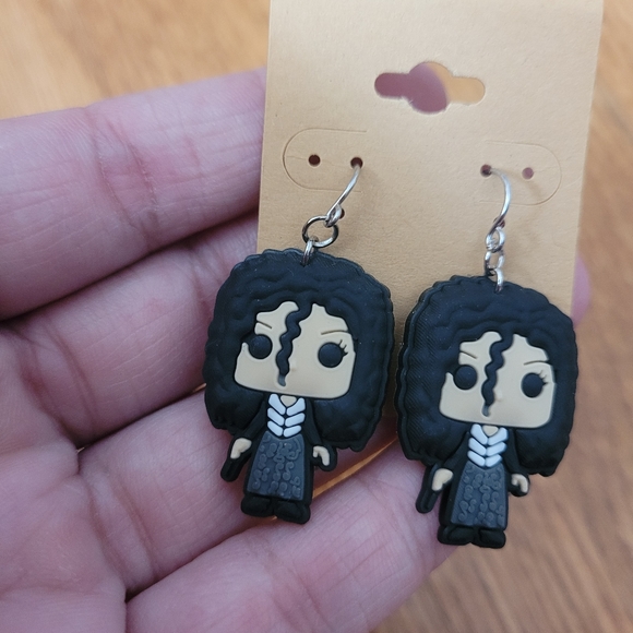Bellatrix Lestrange Harry Potter Dangle Earrings - Picture 2 of 5